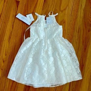 Adorable lace dress for little girls!